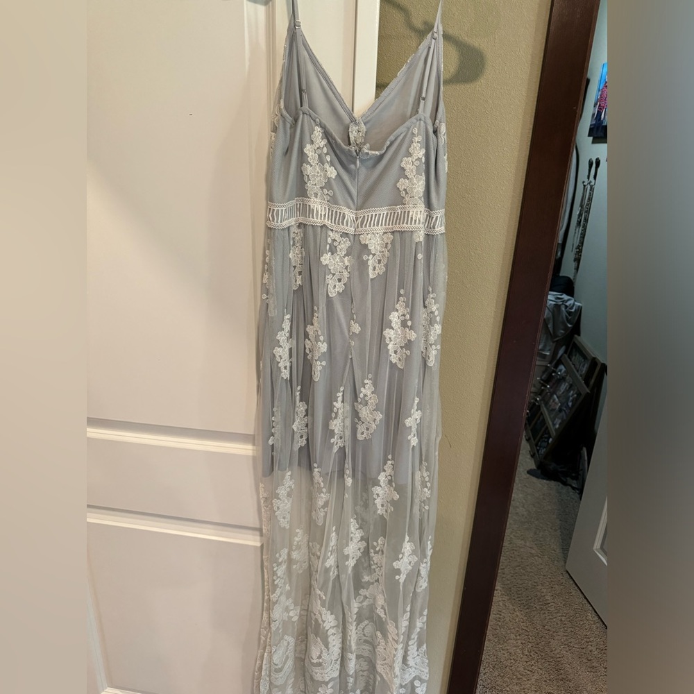 Super pretty Lacey dress size small